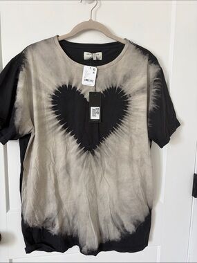 One Teaspoon Black & Beige Heart Tie-Dye Tee